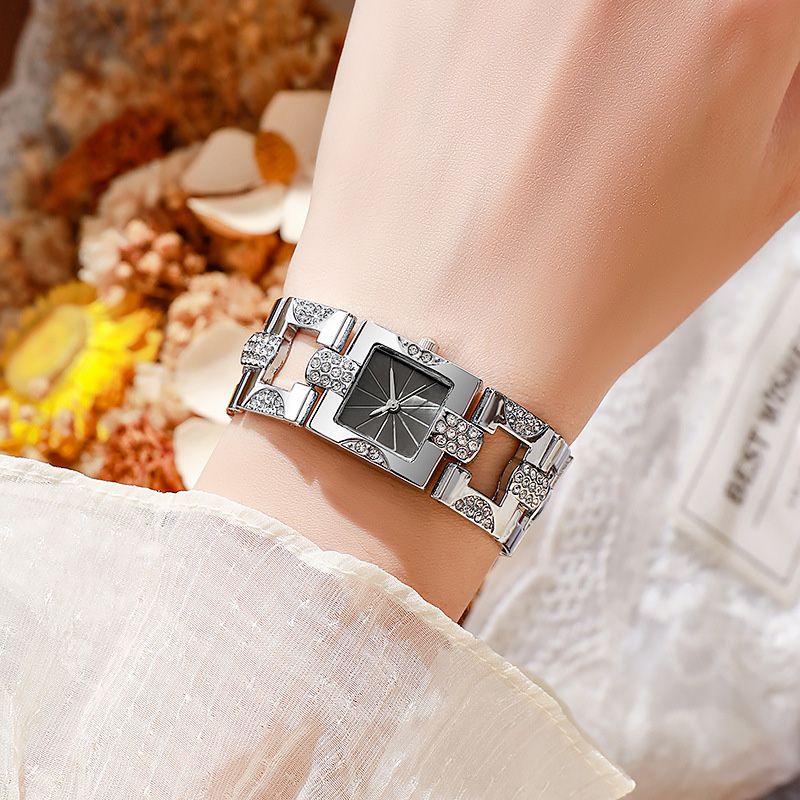 Elegant Silver Quartz Bracelet Watch for Women - High Quality Fashion