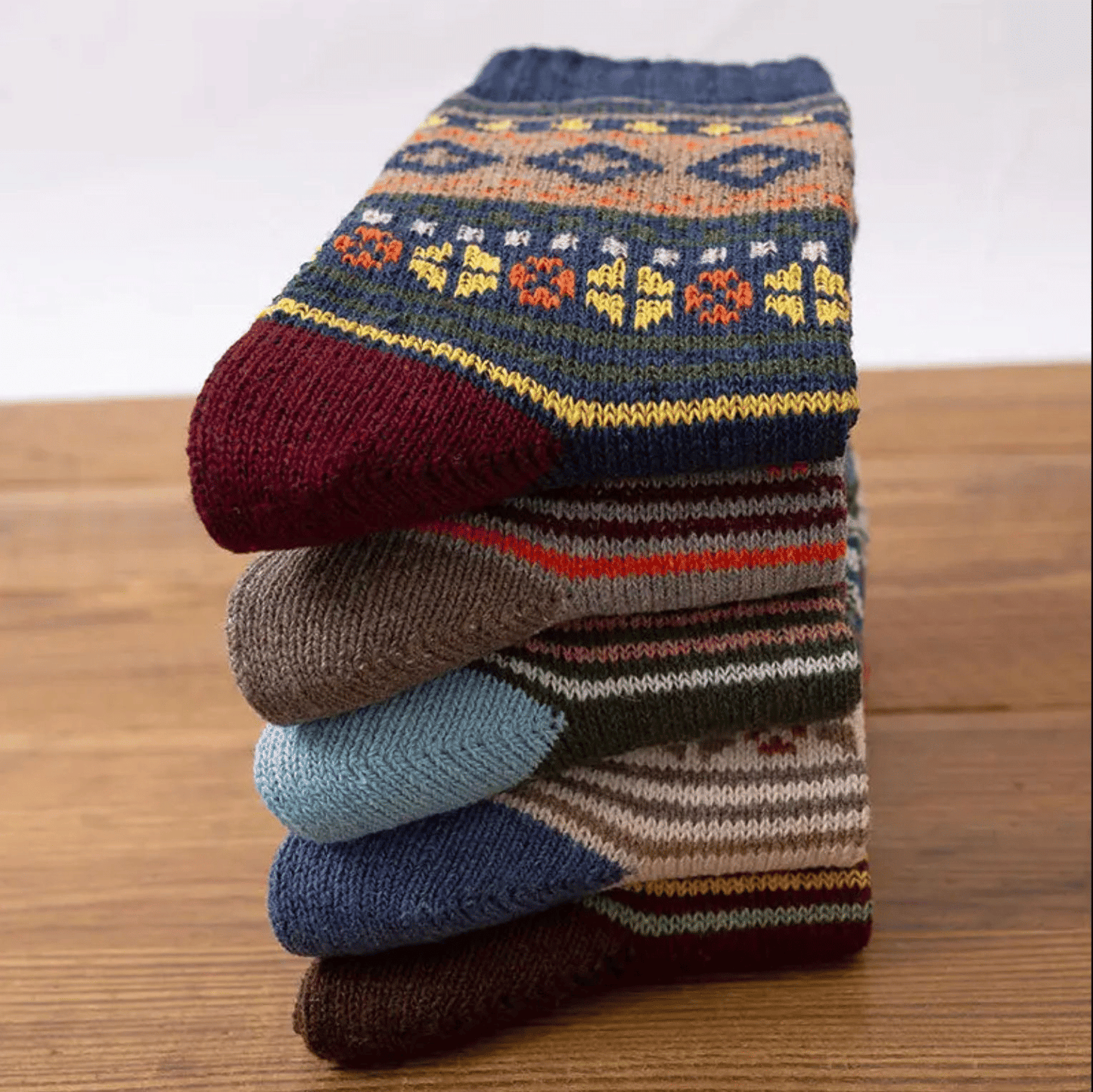 Men's 3-Pair Vintage Thick Woolen Socks: Retro Style, Warm, Cozy Winter Essentials