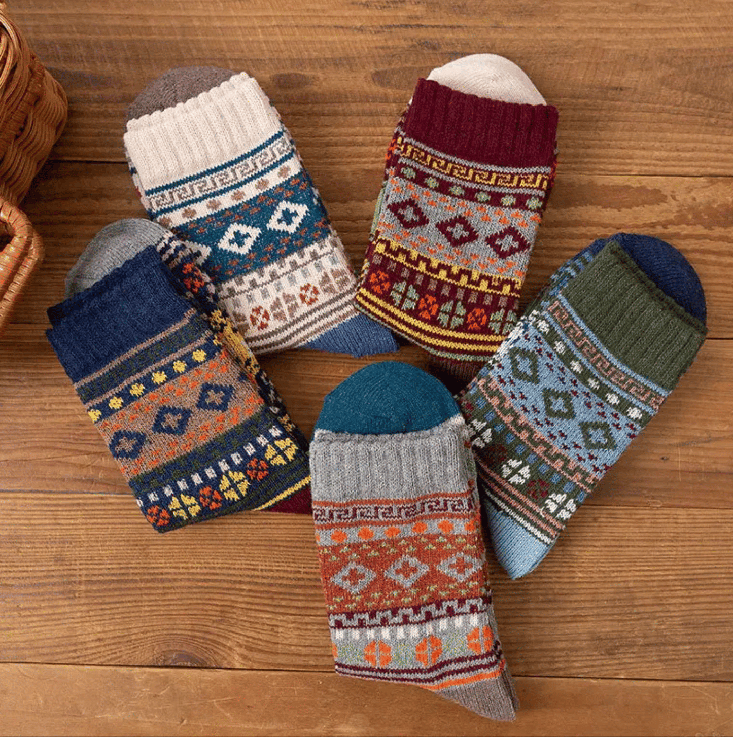 Men's 3-Pair Vintage Thick Woolen Socks: Retro Style, Warm, Cozy Winter Essentials