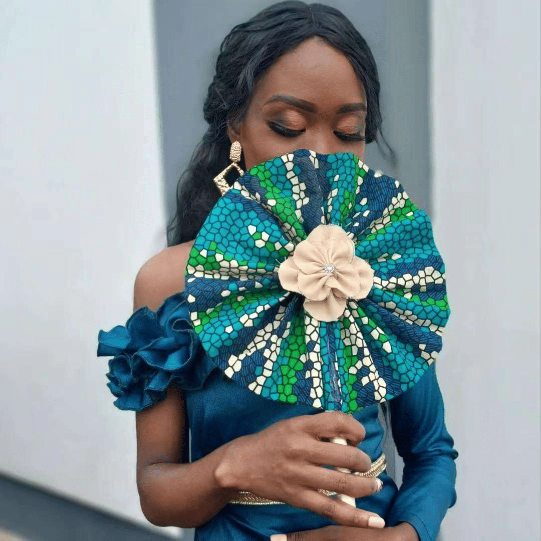 Luxurious 26-inch Long Curly Black Wig for Women - Fashionable Synthetic Hair